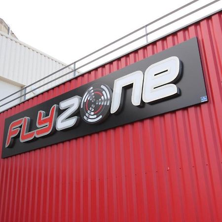 Auberge Flyzone Лезіньян-Корб'єр Екстер'єр фото