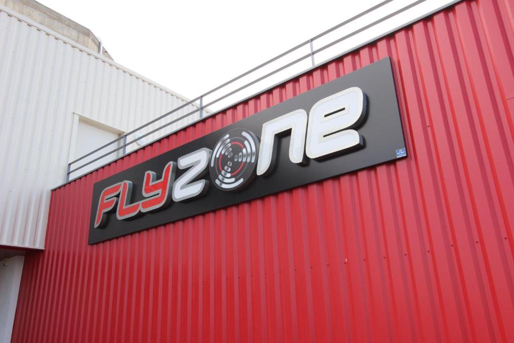Auberge Flyzone Лезіньян-Корб'єр Екстер'єр фото